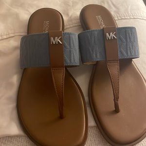 Michael Kors verity thong chambray size 8